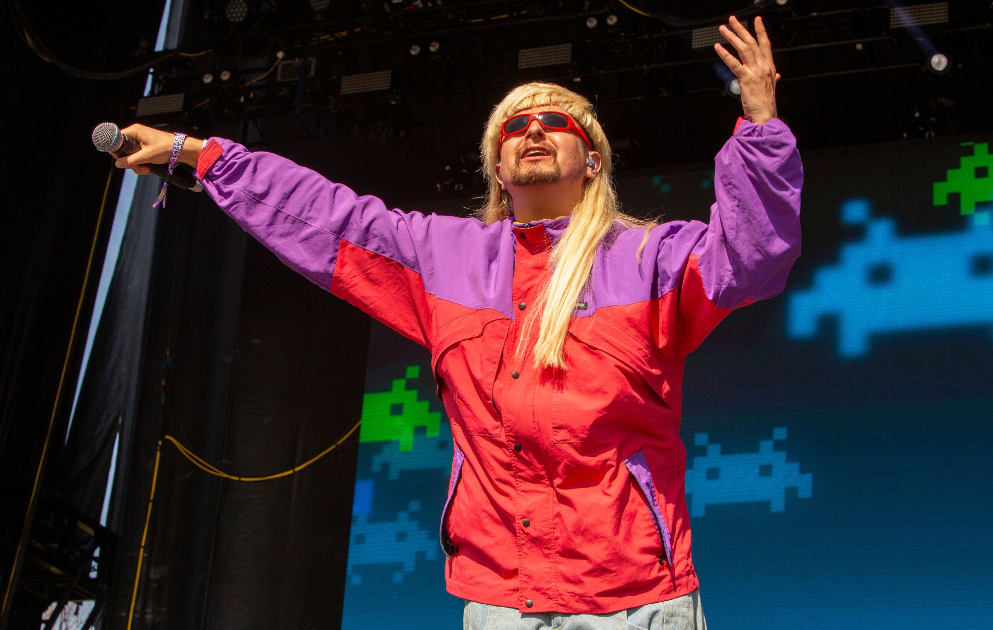 Oliver Tree performs live in 2022