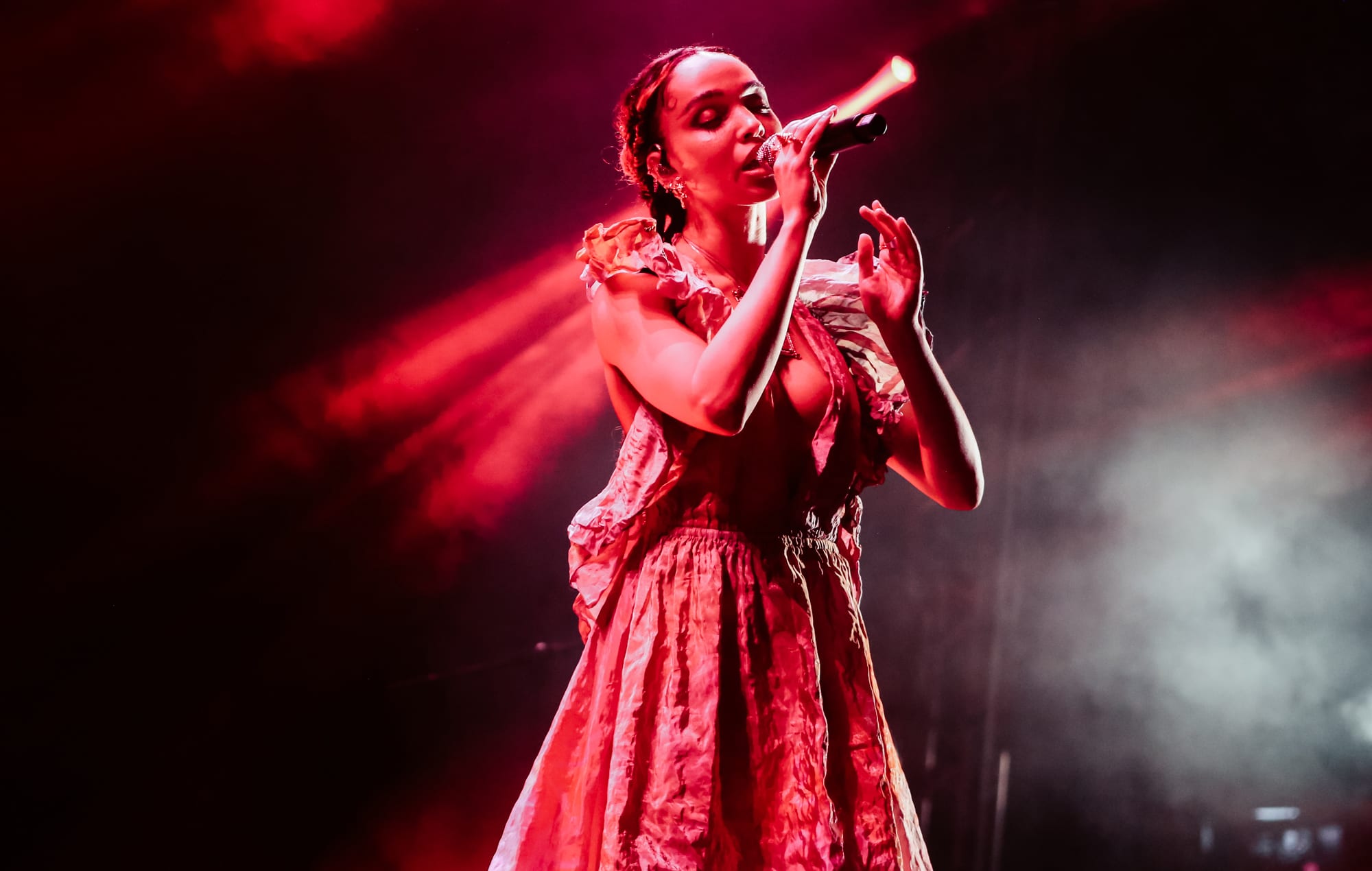 FKA twigs performing at the NME Awards 2020, photo by Andy Ford