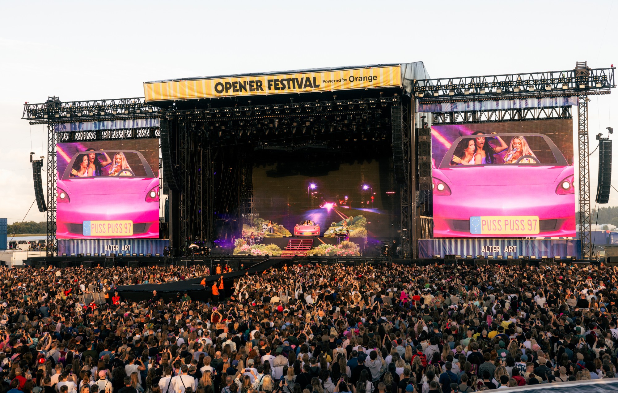Zara Larsson at Open'er 2026.