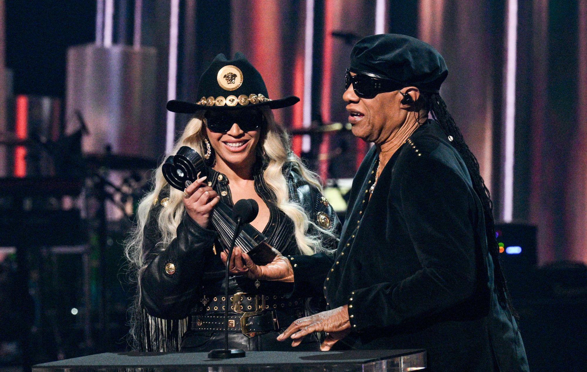 Beyoncé accepts the Innovator Award from Stevie Wonder at the 2024 iHeartRadio Music Awards