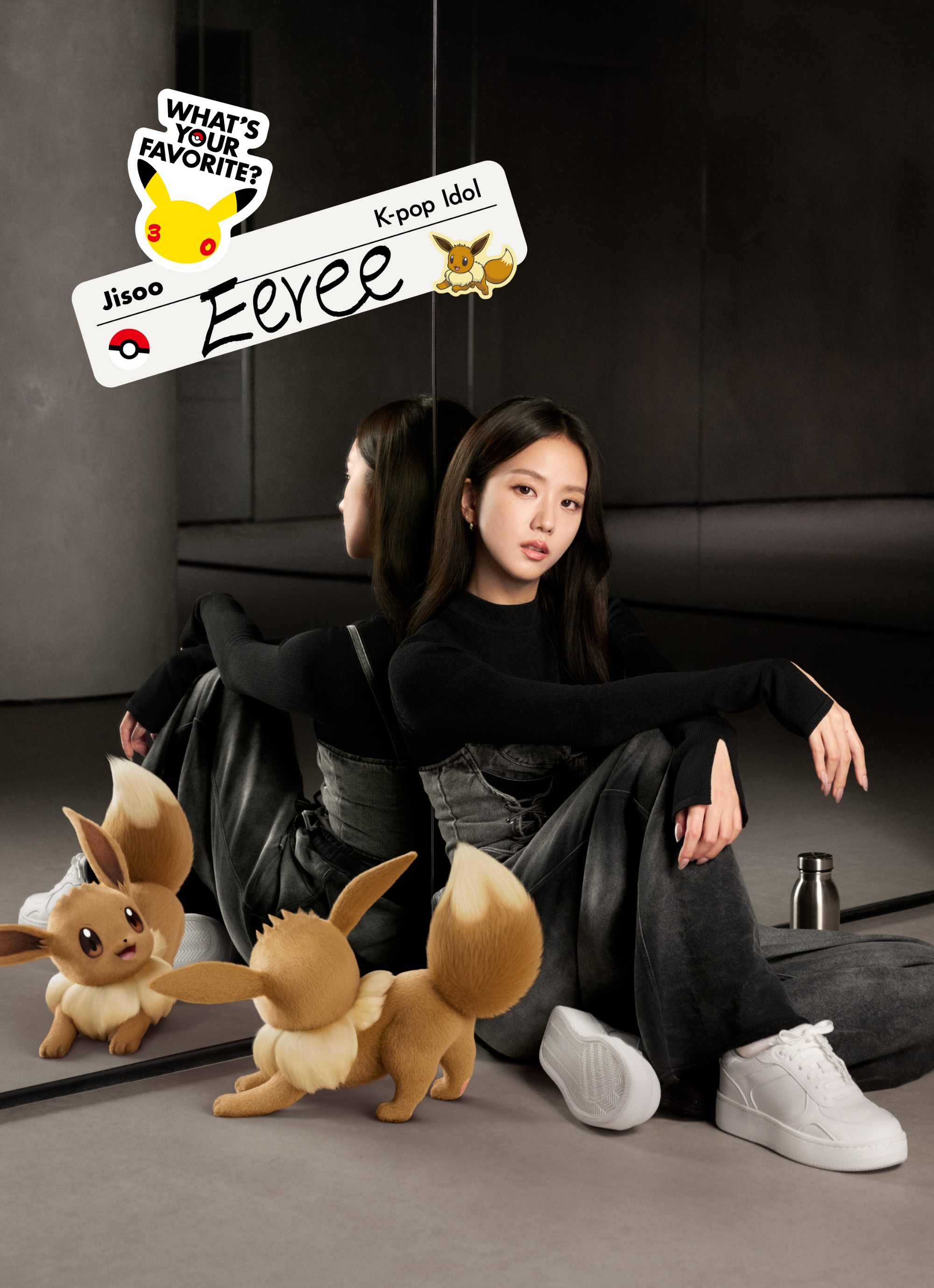 Jisoo with Eevee. CREDIT: The Pokémon Company