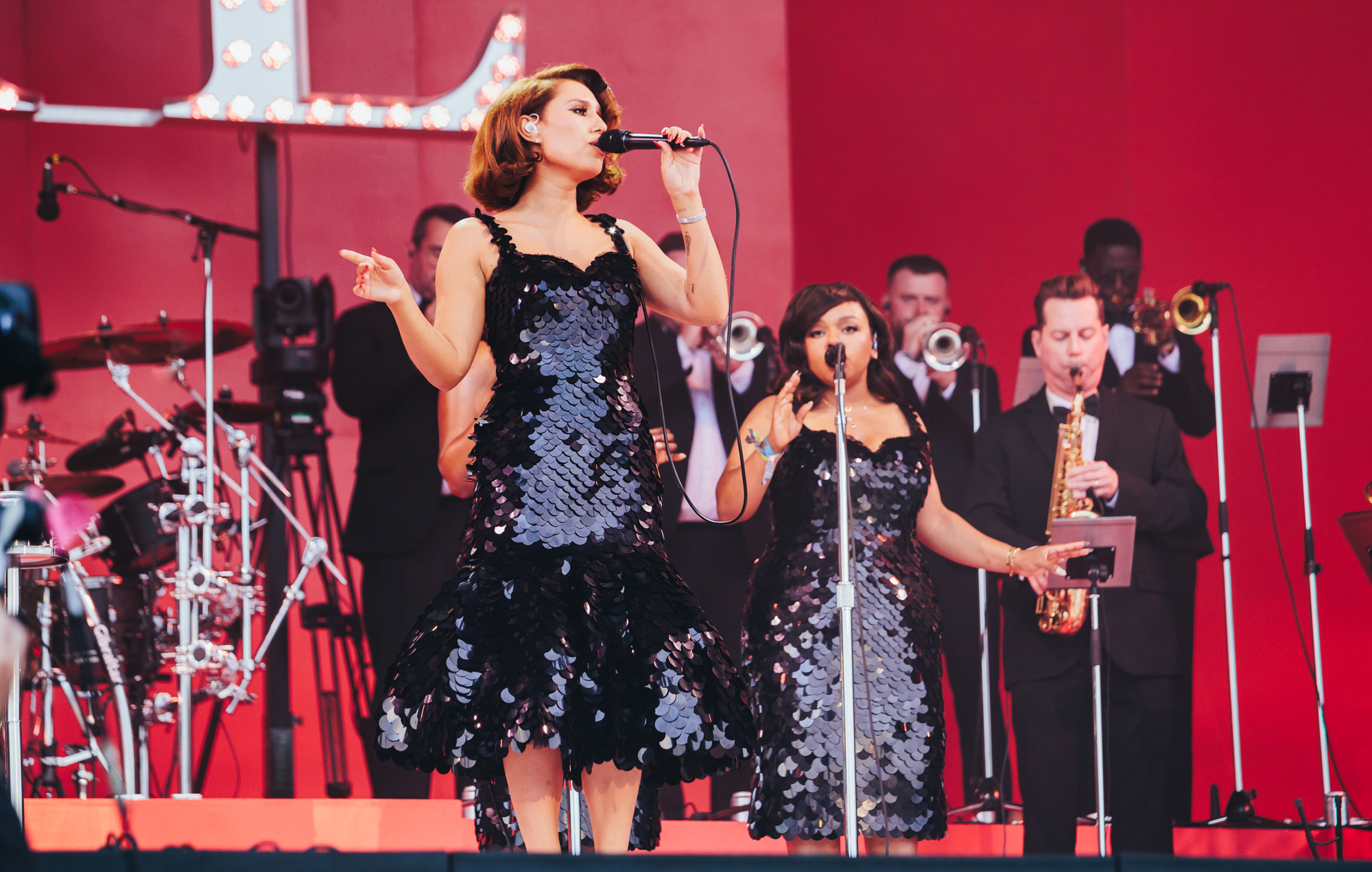RAYE live at Glastonbury 2025, photo by Andy Ford