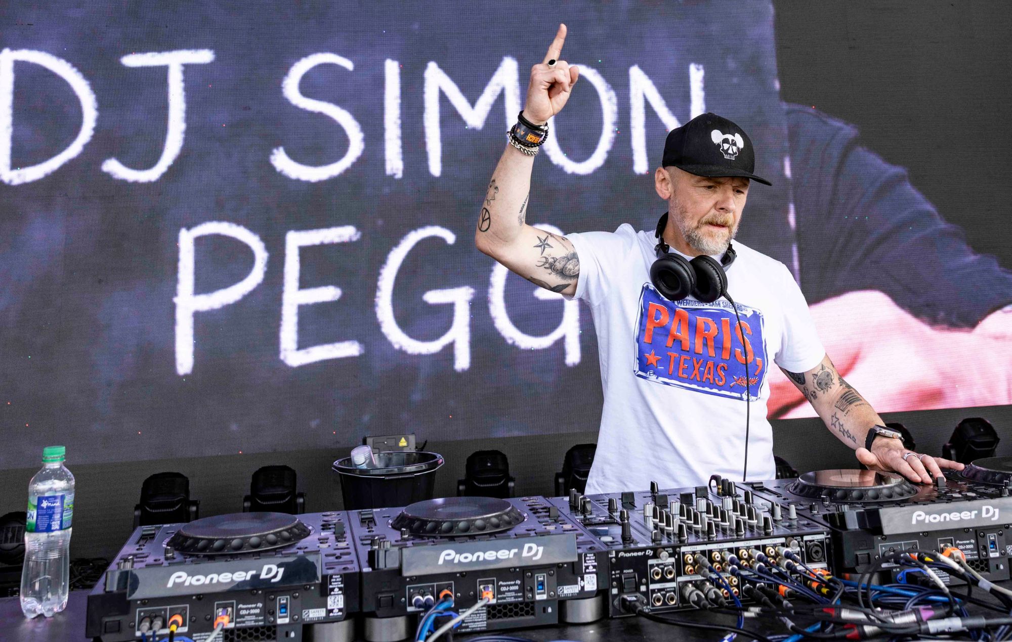 Simon Pegg at Big Beach Boutique 7