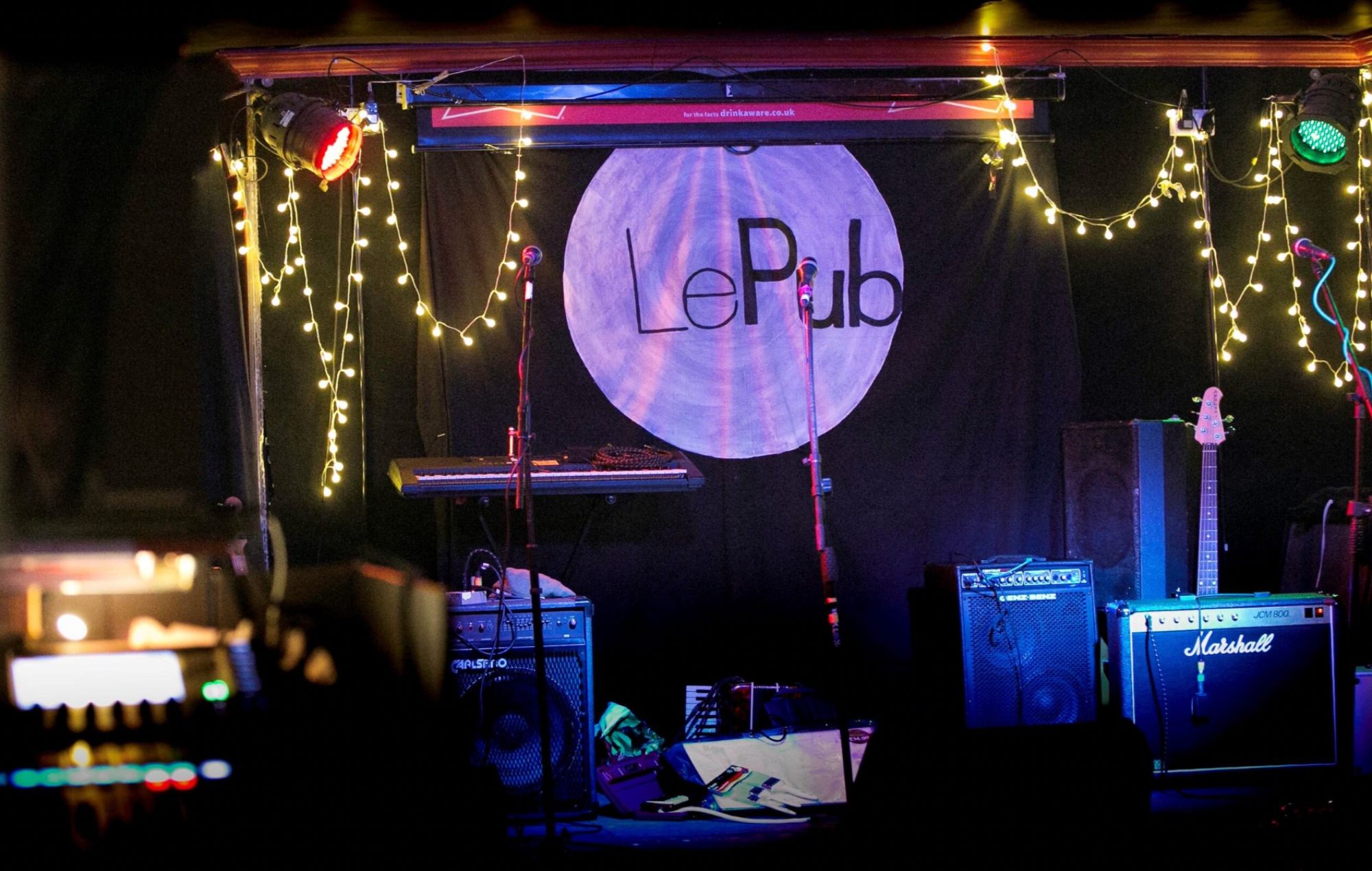 Le Pub, Newport