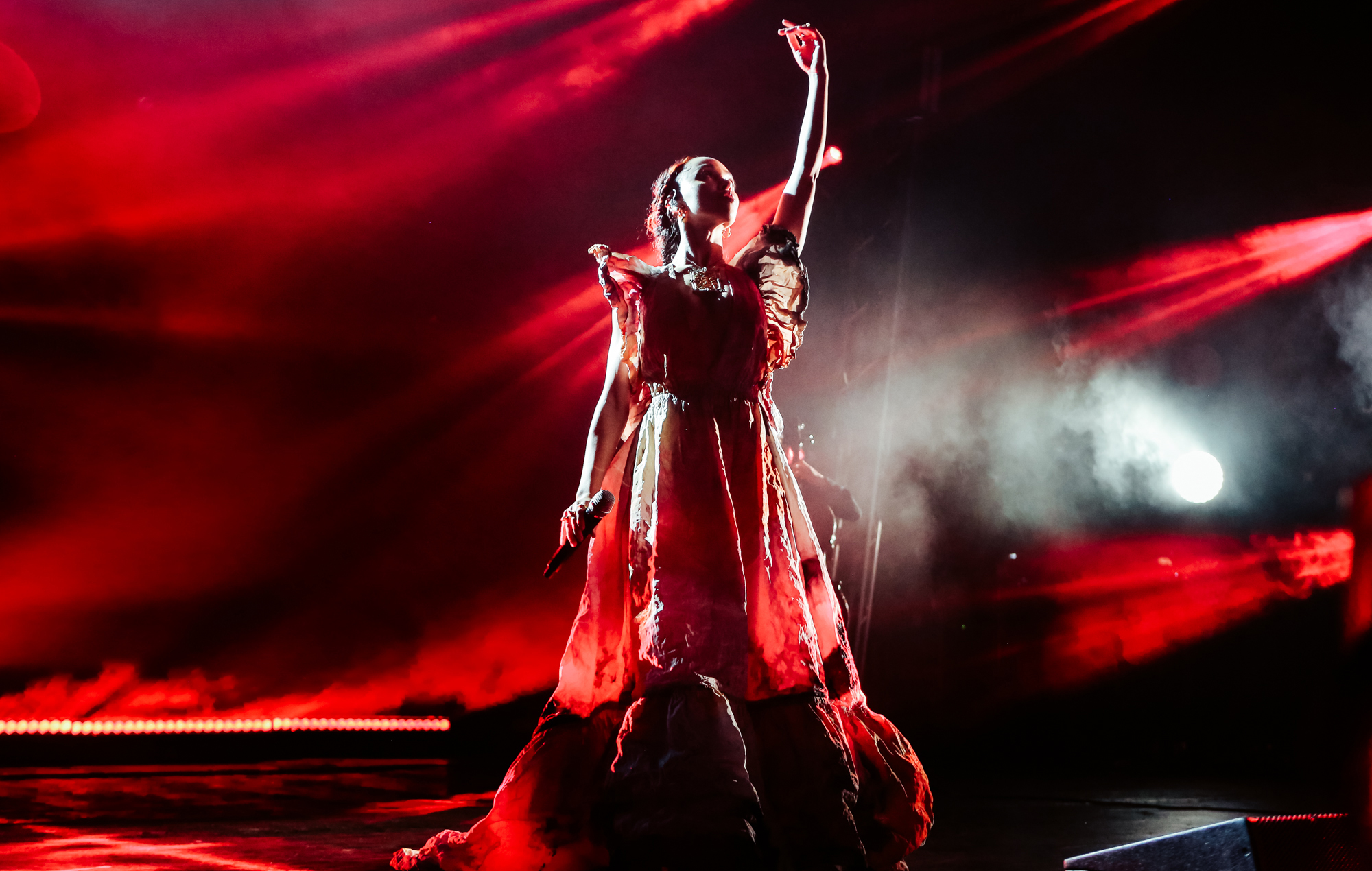 FKA twigs performing at the NME Awards 2020, photo by Andy Ford