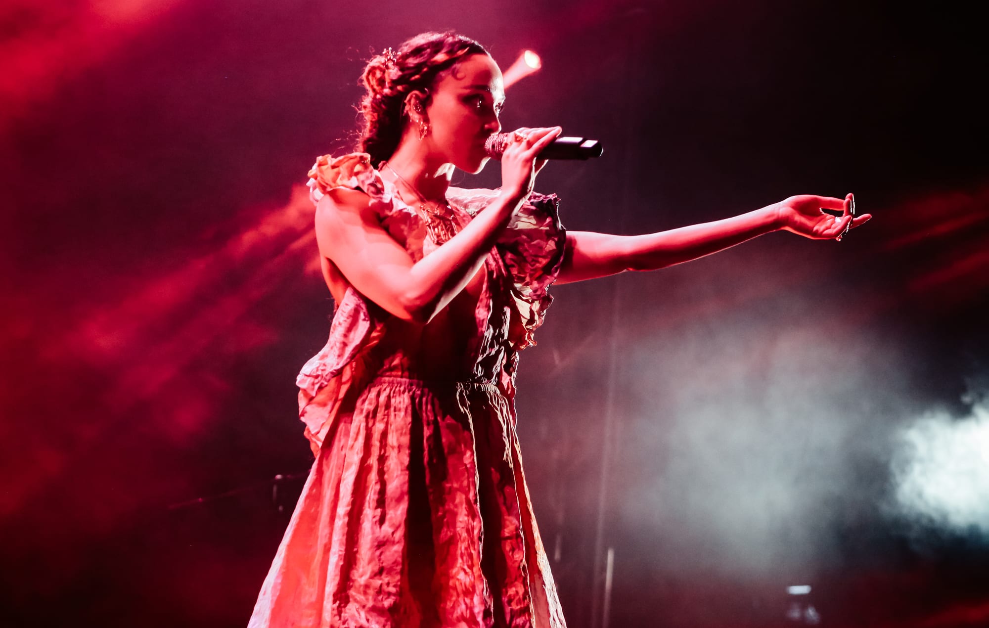 FKA twigs performing at the NME Awards 2020, photo by Andy Ford