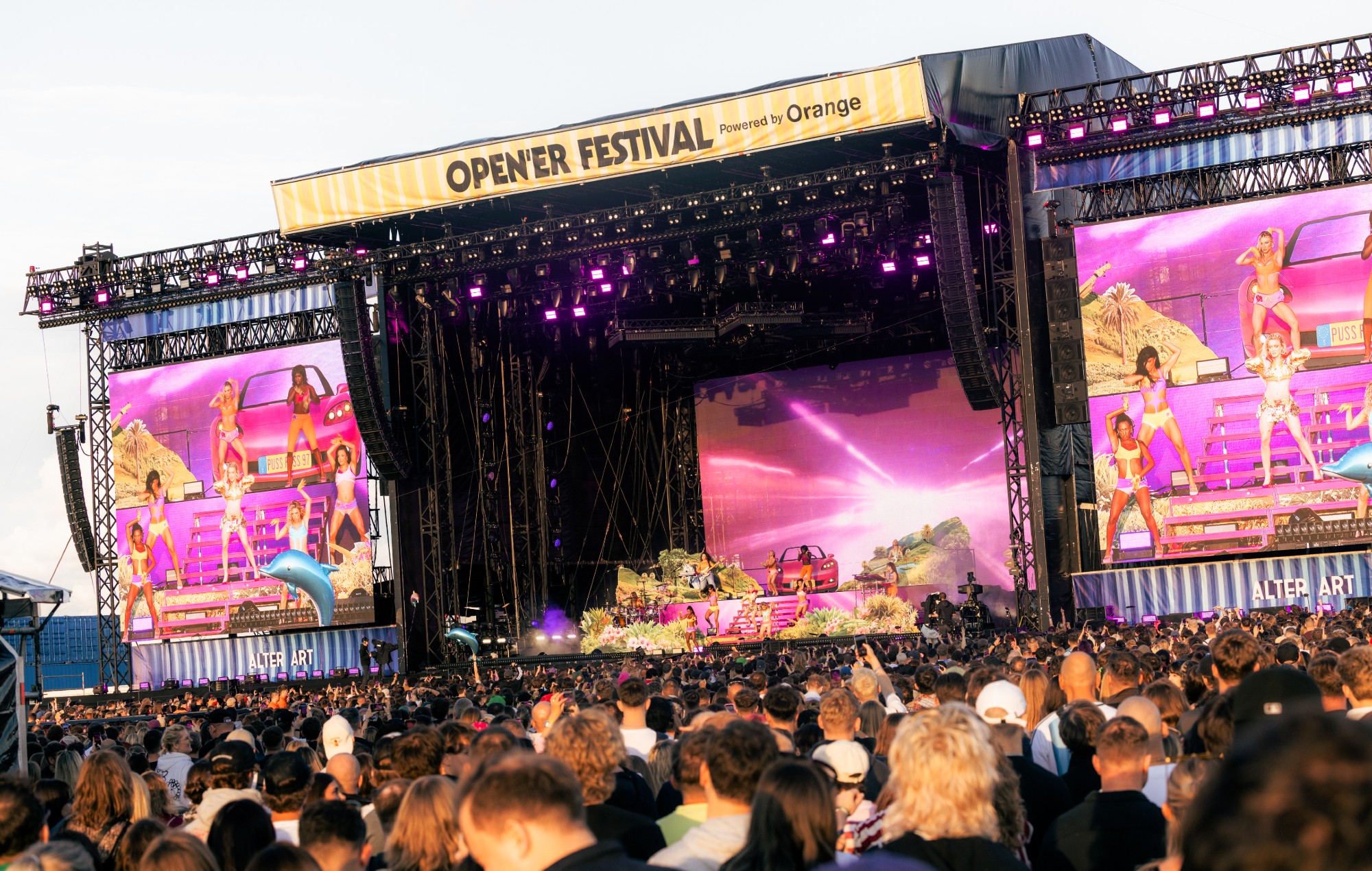 Zara Larsson at Open'er 2026.