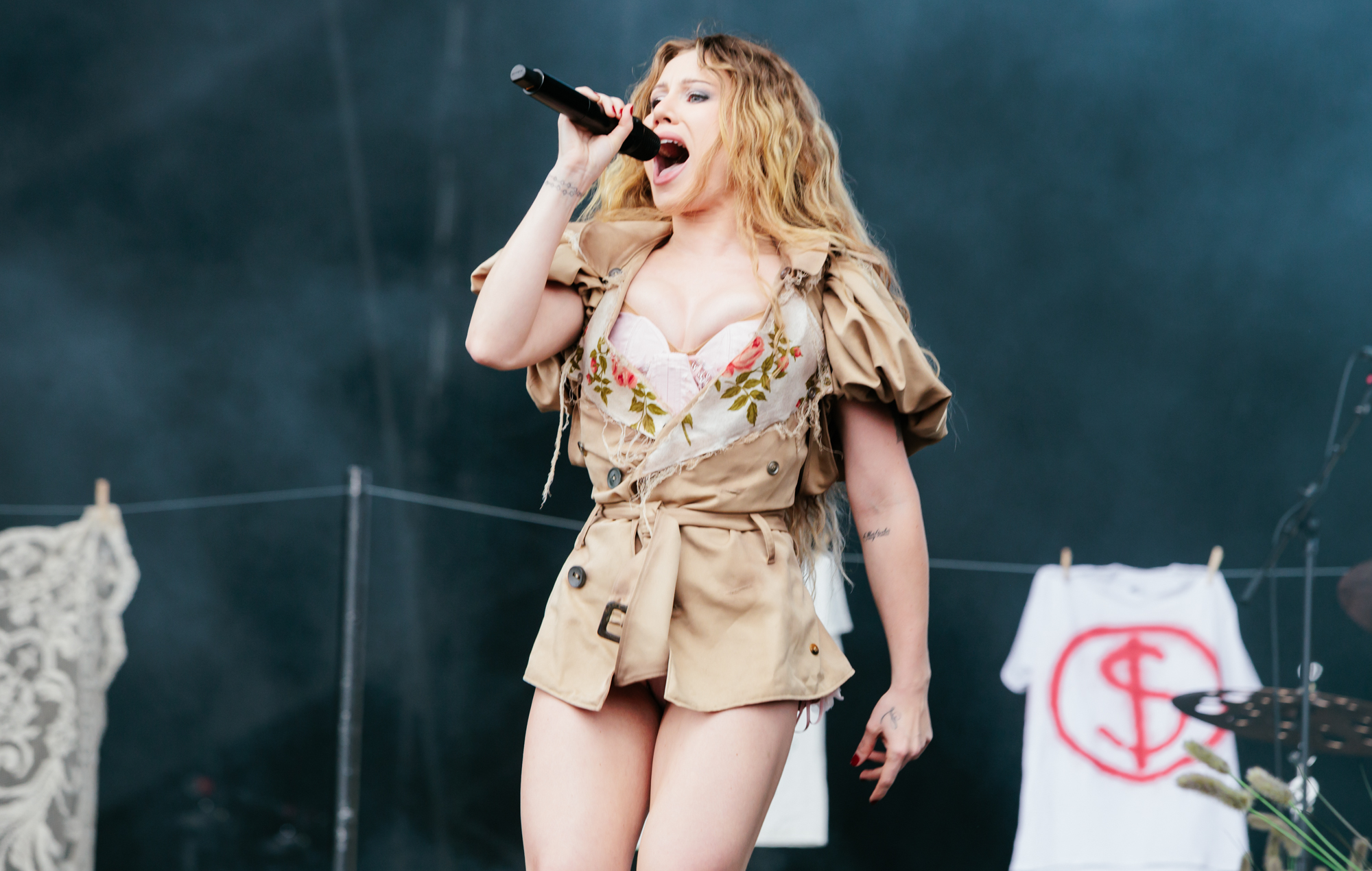 Slayyyter live at Reading 2026. Credit: Andy Ford for NME