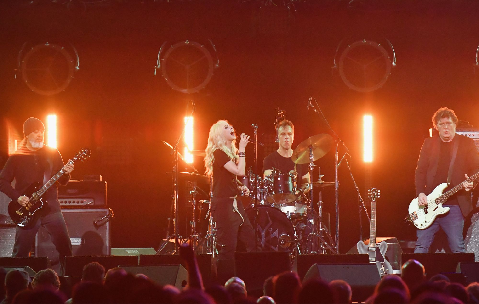 Taylor Momsen performs with Soundgarden at a tribute to Chris Cornell in 2019