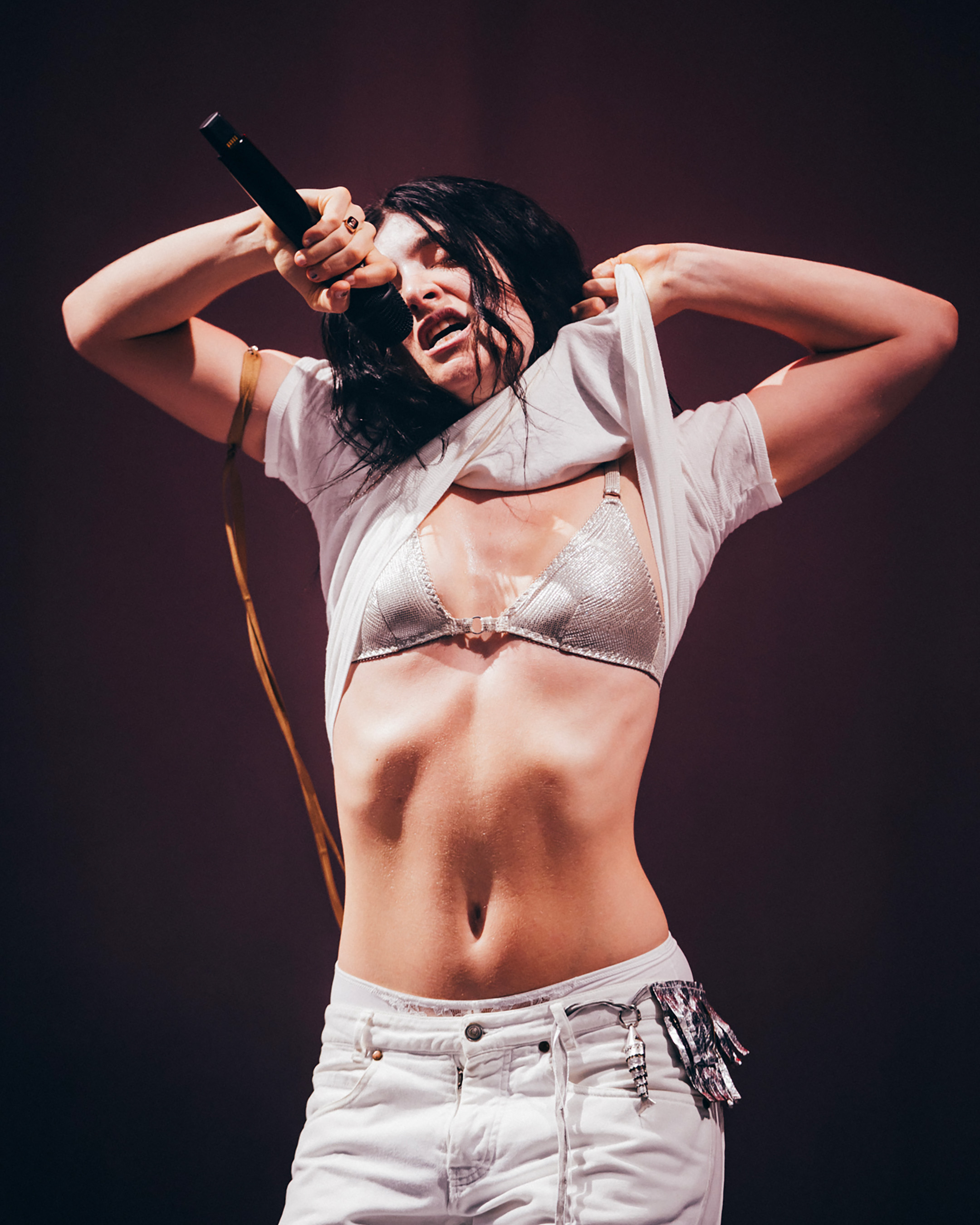 Lorde live at Glastonbury 2025, photo by Derek Bremner