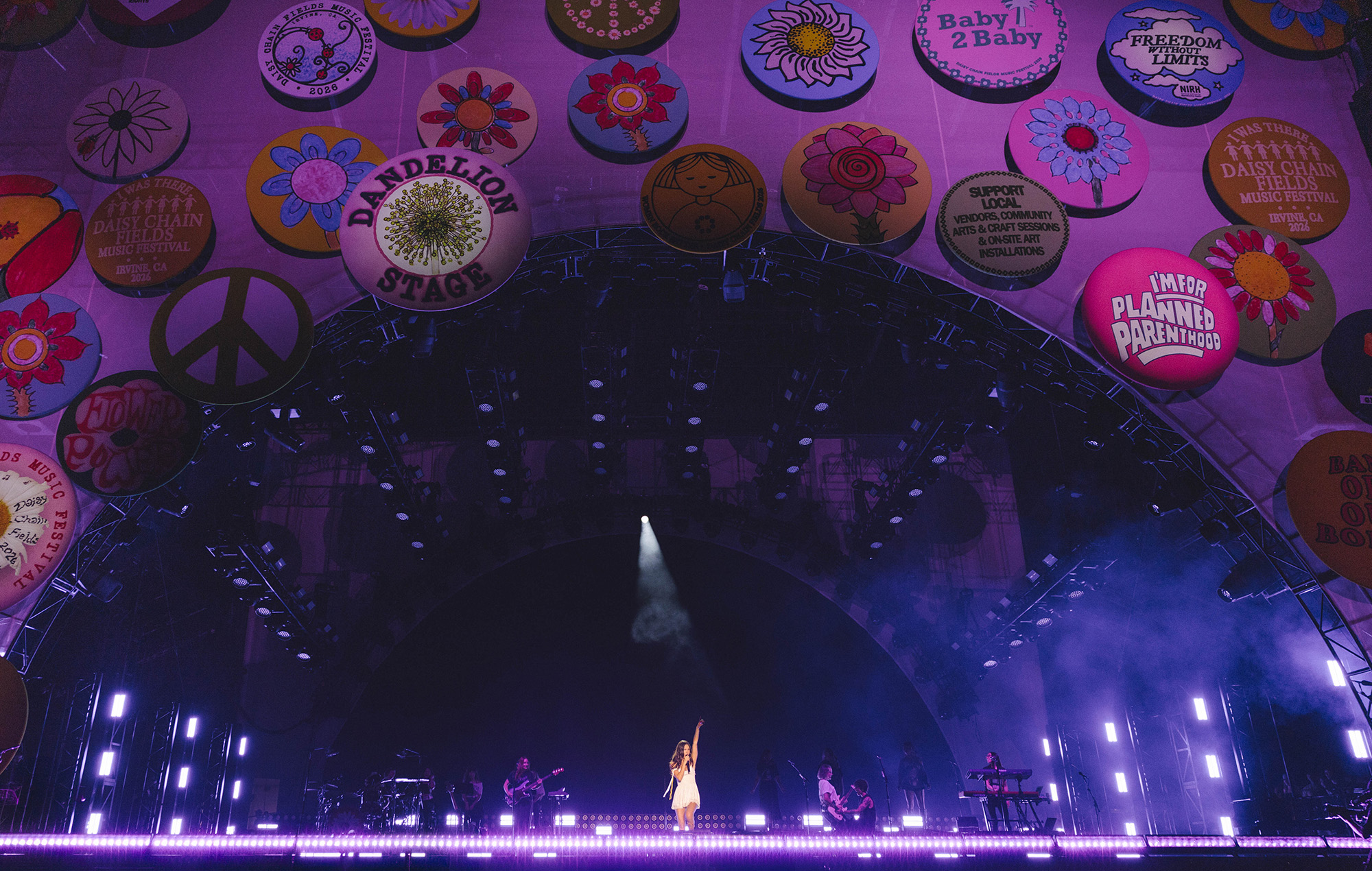 Olivia Rodrigo performing at Daisy Chain Fields, photo by Emma Wannie